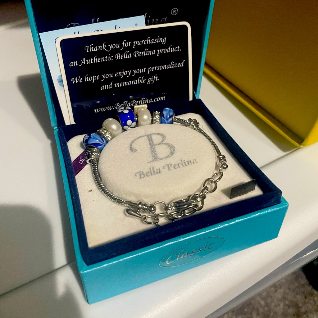 Bella Perkins Charm Bracelet 26$